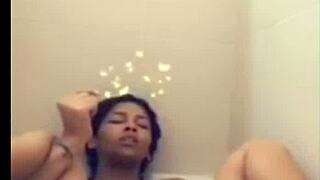 mulata paola masturbates in bathtub and cums