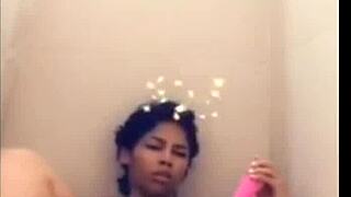 mulata paola masturbates in bathtub and cums