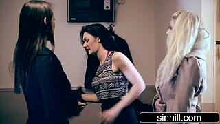 شرطي زب كبير يجنني من الإثارة!