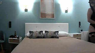 friend's aunt comes to fuck me 😈