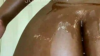 Joanfantasy Prepares With Oil And Buttplug For Adventure