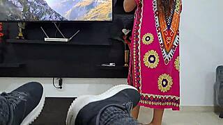 Mi hermanastra endurece mi polla parte 1, hermoso culo