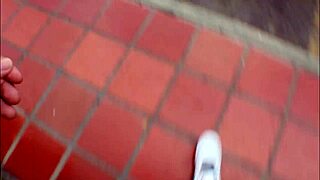 Melanie PAYS WITH ANAL to the mechanic fixing her car.