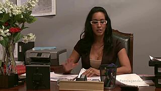 Isis Love Receives Foot Massage Before Deep Blowjob