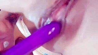 Bigclit Latina Zaramontoyareal shows off her sabrosa cuca and ricas tetas outdoors.