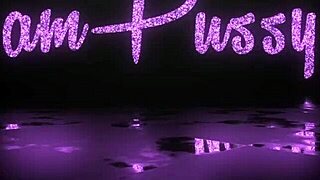 Closeup amateur pussy stuffing masturbation solo