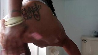 Horny Latina Gives Jerk Off Instructions