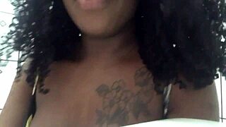 novinha safada no banho feeling orgasm from cum on her teen ass