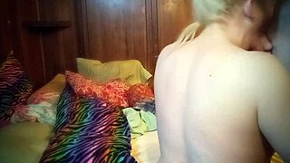 shellyseth and smarien75 take turns cumming on each other's pussies?