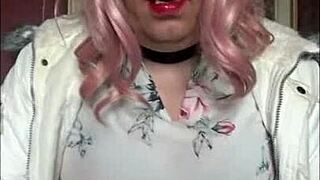 I'm bisexual crossdresser offering free blowjobs on camera