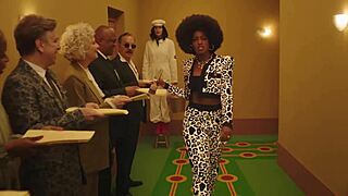 Iza's Hot Sexy Body Gets Intense Blowjob.