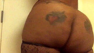 i b shaking in my house with no fuks ebony big ass