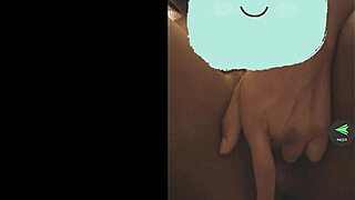 Morena de fuego se masturba para mí