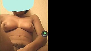 Morena de fuego se masturba para mí