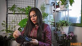 I love this leather fetish asmr with gloves, it's so intense but relaxing