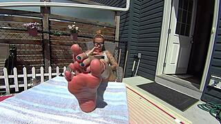 Bikini Babe Shows Off Feet for Kinky Girlfriend Fetish