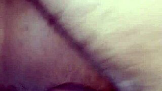 prostitute giving her pussy to the eater in the street