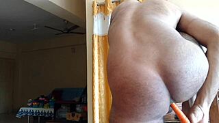 Solo guy fucks his ass with a carrot