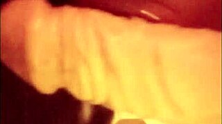 jugando solita con mi dildo de 22cm squirtingly.