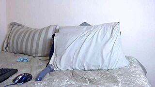 brunette ema pink showing her tits 😊