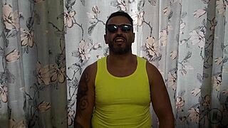 Já no red o vídeo completo da deliciosa Sophie Stephan estreando em grande estilo