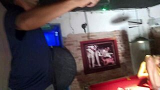 Por Favor Squirting Na Mesa De Sinuca Não