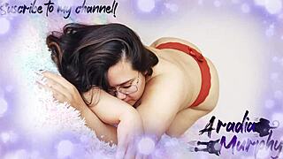 Chica traviesa interacts with the new boyfriend of her mother.