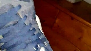 Hey, check out this twink blowing a gay dick in nike airmax?