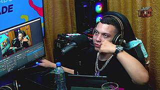 Bia, show your hot curves in detail, you're delicious in the sheer podcast barraco!