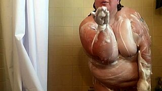 Fat BBW Mwkm Soaps Up Juicy Ass