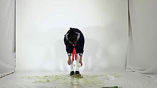 Maniac Fetish Video With Stockings And Balloons