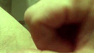 Martydoc komt hard klaar van masturbatie, maar voelt het even goed alleen?