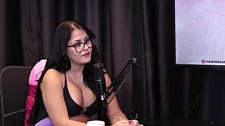 He was best man at Inês Ventura's wedding, now pleases public in sheer red