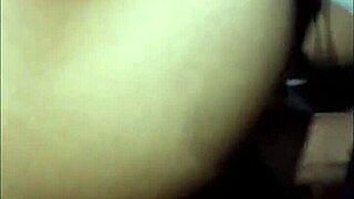 The maid gets intimate in the bed