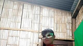 Otra vez haciendo cosas malas hijastra me pongo muy arrecha y espero con paciencia a mi padrastro que venga a comer y follar esta vagina humeda latina