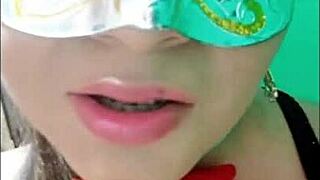 Otra vez haciendo cosas malas hijastra me pongo muy arrecha y espero con paciencia a mi padrastro que venga a comer y follar esta vagina humeda latina