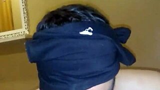 Mamando o amigo até gozar na boca