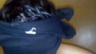 Mamando o amigo até gozar na boca