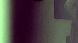 Pequeña Jennifer Far showcases her Latina charm