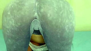 Showing neighbor's big pussy 😏