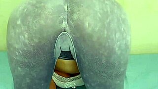 Showing neighbor's big pussy 😏