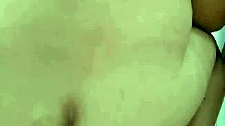 i watch dutch fag stretch his boy pussy