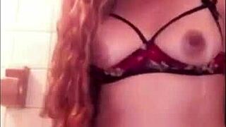 Latina slut shakes her ass for fucking