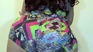 Bruninha GG Shakes Her Big Ass BBW