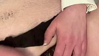 Sexy Minxycme Sucking Dildo Moaning!