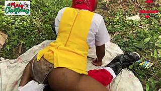 Horny Nigerian Couple's Outdoor Garden Shaved Pussy Fun