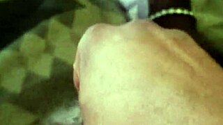 Nybutterscotch's new toy: husband watches her masturbate and squirt close up