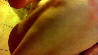 Мокрая мастурбация в душе, которая взорвет твой мозг?