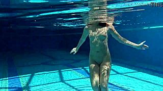 Jessica adored the producer with her sexy look