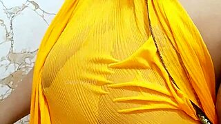 Indian Girl with Sexy Big Boobs in Saree